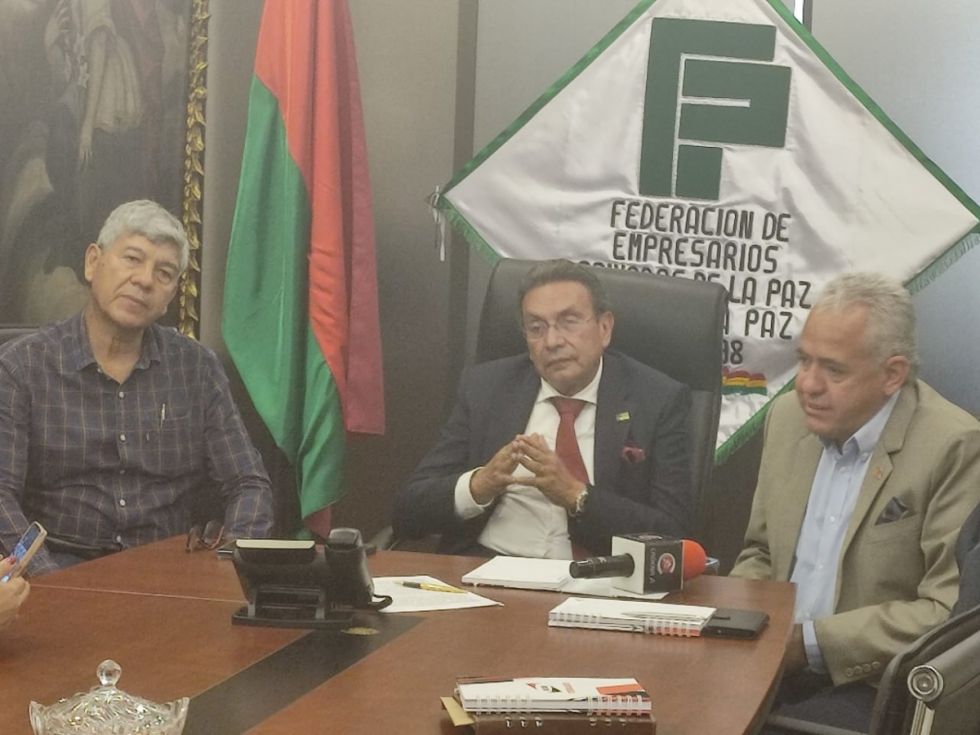 Suba salarial: Empresarios piden un diálogo tripartito