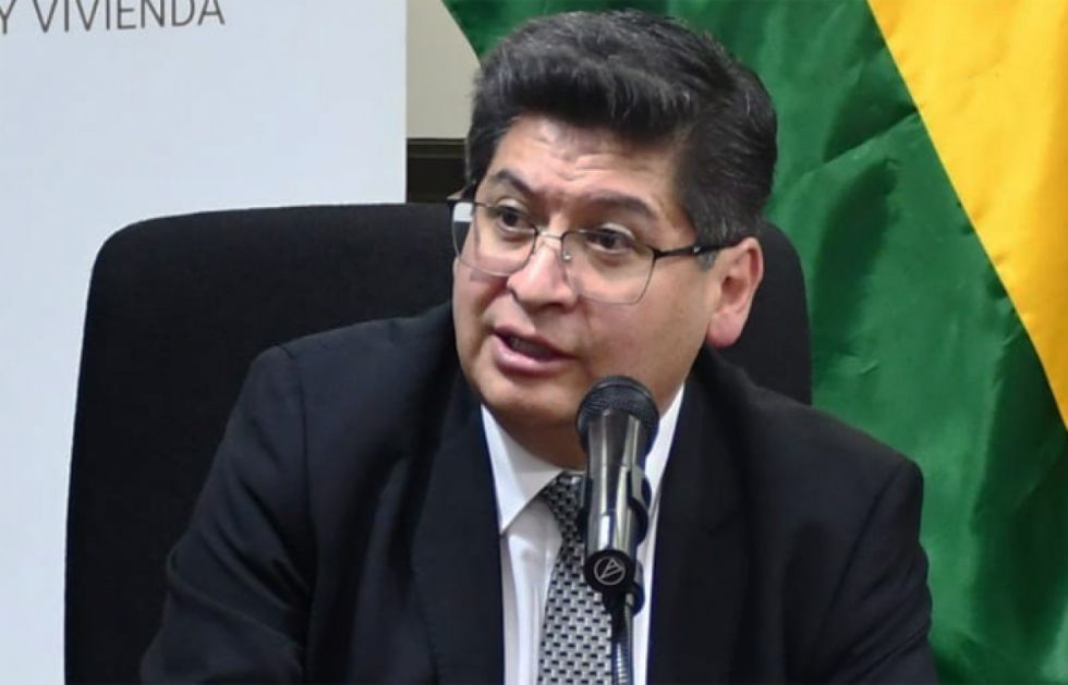 Según Montenegro bajó el precio del dólar 