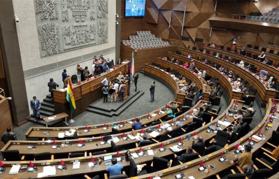 Analista ve que la oposición pierde terreno y discurso