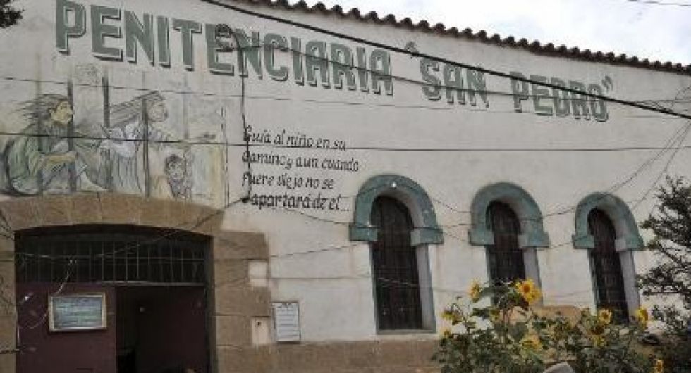 Envían a la cárcel a funcionarios municipales que violaron a una mujer