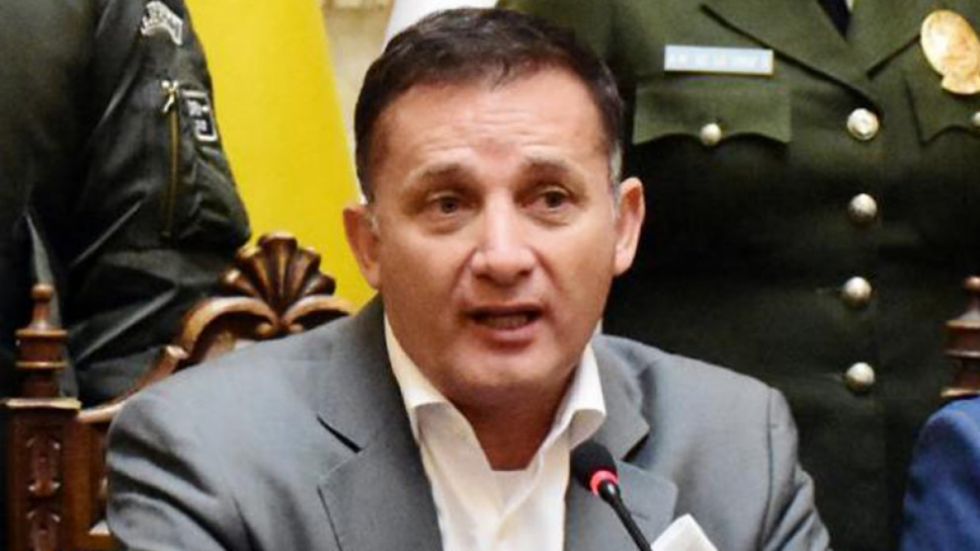 El Gobierno confirma que el exministro Fernando López fue aprehendido en Paraguay