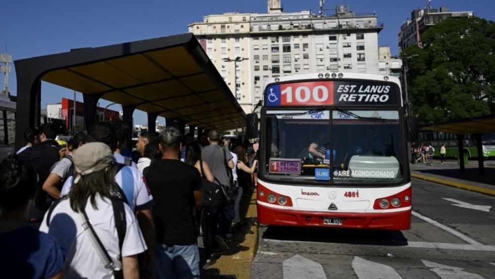 Anuncian paro de transporte en Argentina