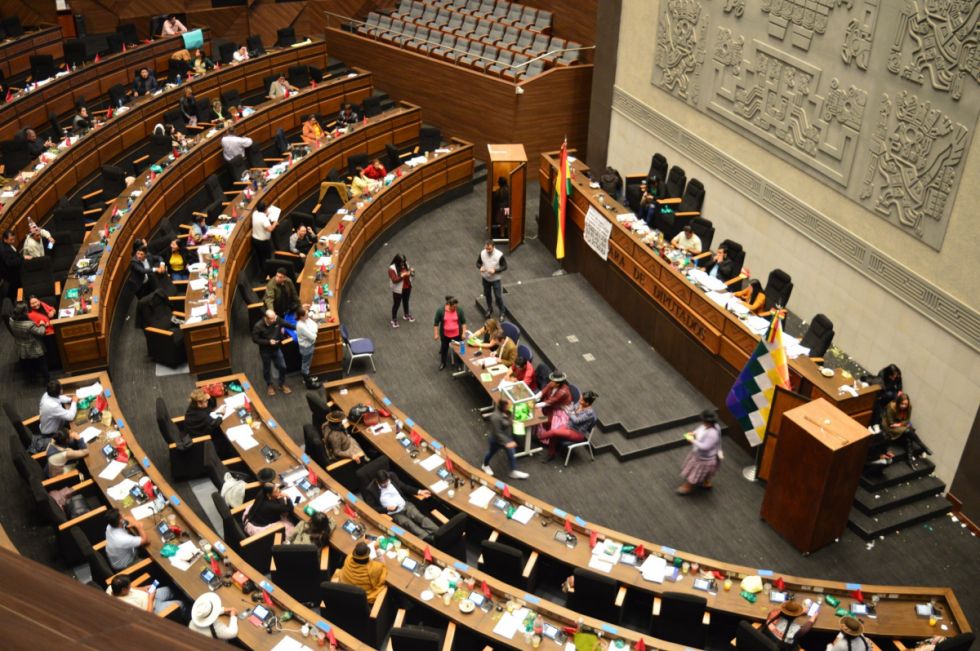 Diputados aprueba 6 créditos y deja a Senadores las leyes anti prórroga