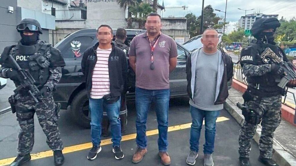 Detienen en Ecuador a tres militares con $us 100.000