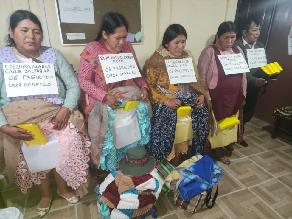 Mujeres llevaban entre sus polleras más de 31 kilos de cocaína a Bermejo