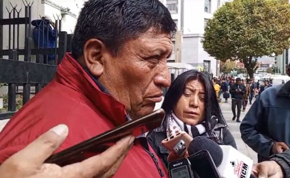 Camioneros bolivianos denuncian ‘maltrato’ en Perú