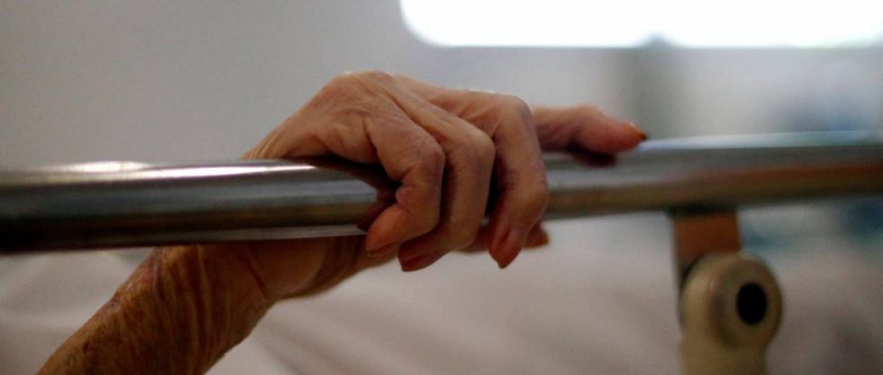 Pareja de adultos mayores fueron apuñalados por dos de sus inquilinos