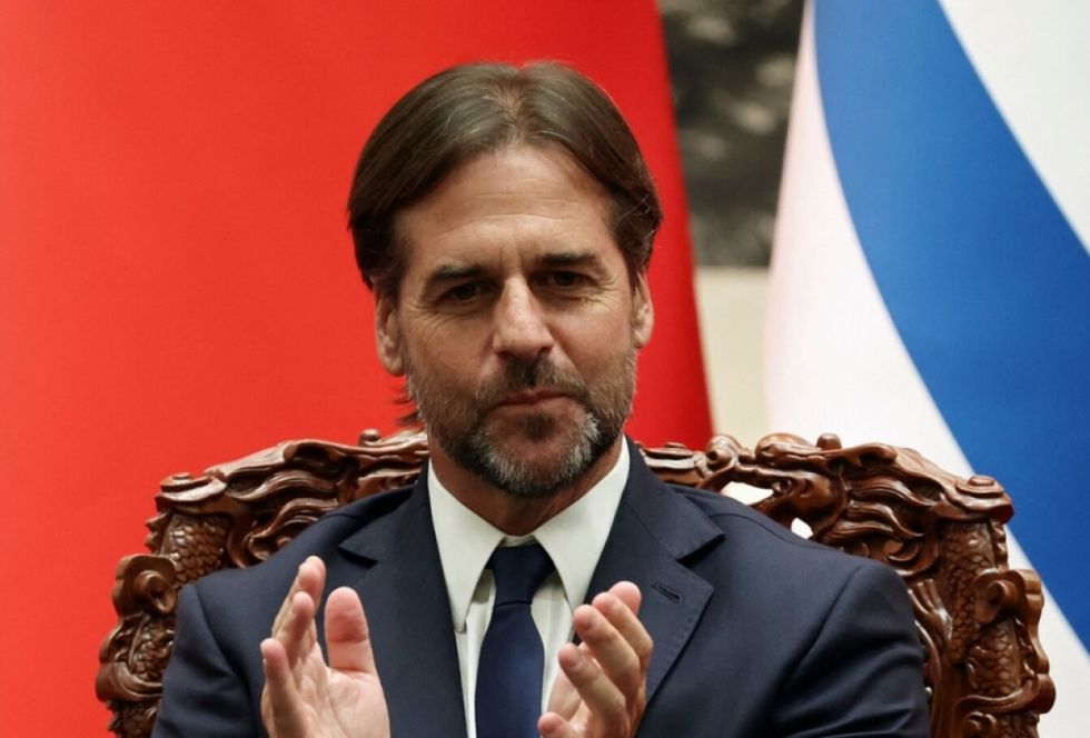 Convocan a embajador tras dichos de Lacalle