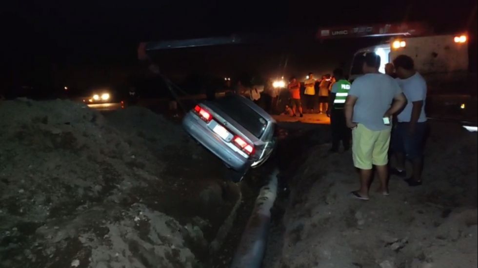 Vehículo vuelca en la doble vía de Yacuiba (Video)