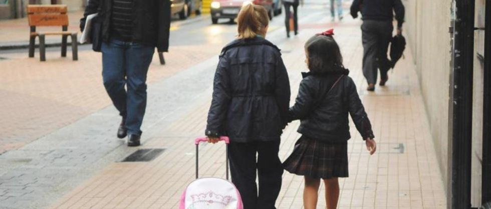 Madre en estado de ebriedad echó a sus hijas 