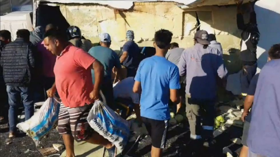 Saquean un camión que llevaba cerveza argentina de contrabando 