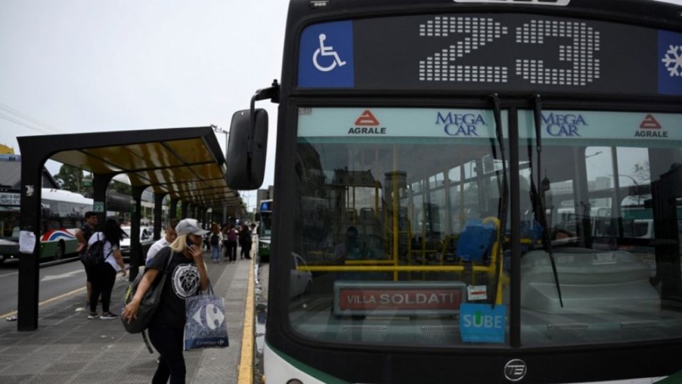 Argentina: Convocan a un paro de transporte