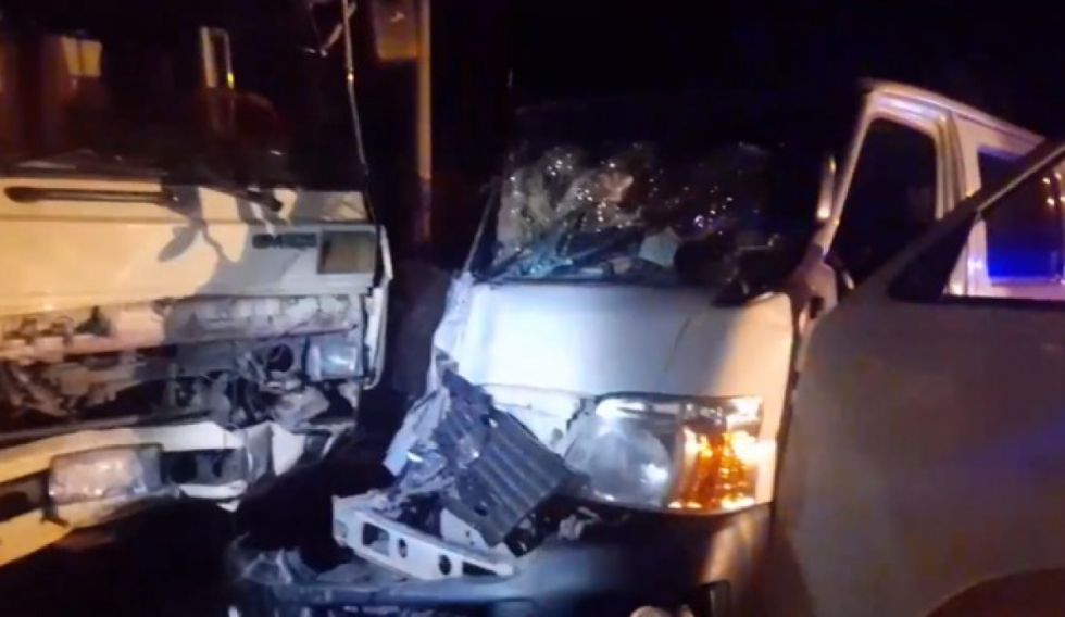 Colisión a bus escolar en Tarija deja cinco menores hospitalizados, dos con fracturas