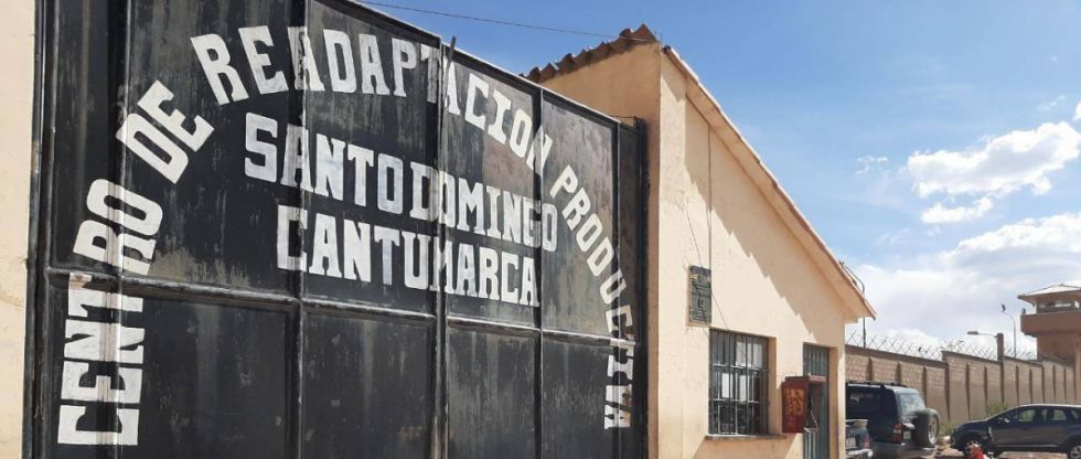 Reportan un muerto y varios heridos en la cárcel de Cantumarca
