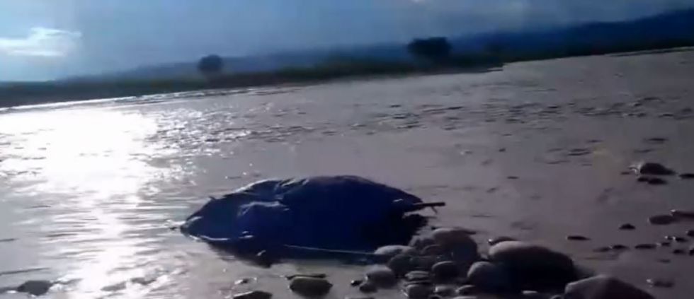 Muere hombre al intentar recuperar su vehículo en el río Bermejo