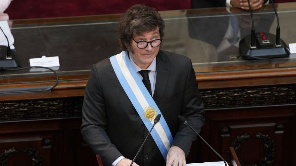 Milei promete una nueva versión de la “ley ómnibus”