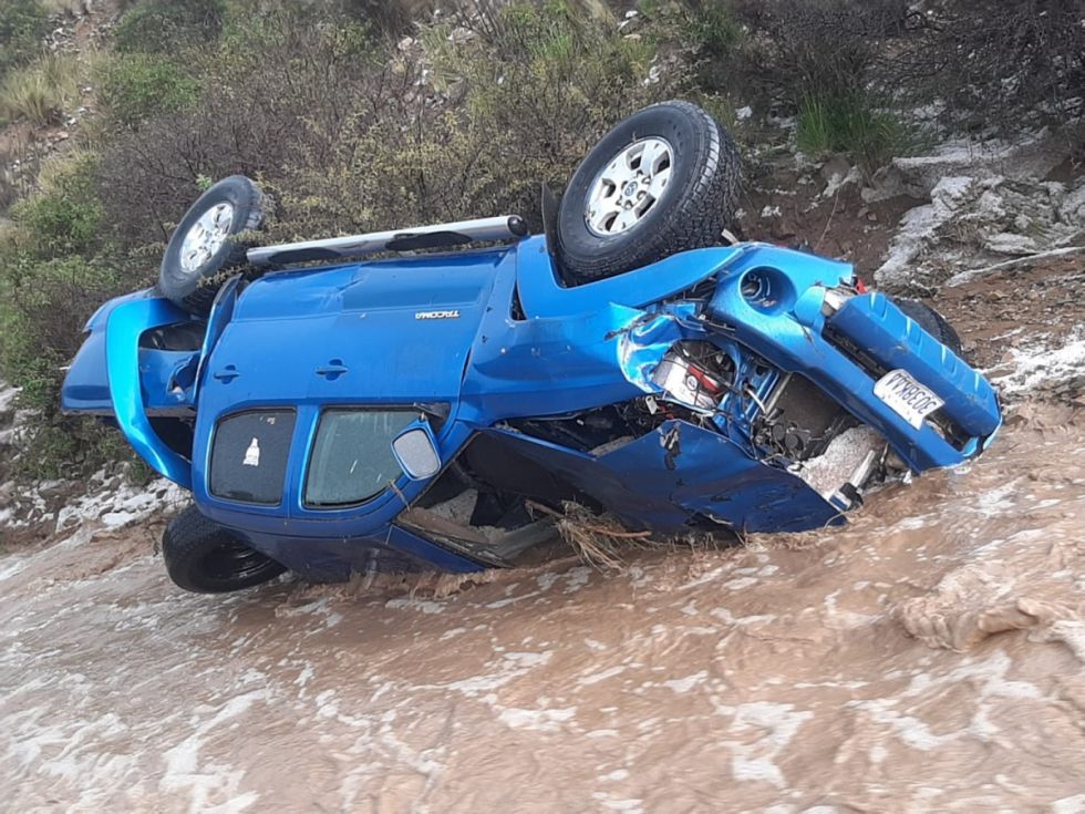 Tarija: Camioneta se accidenta en la ruta hacia Iscayachi
