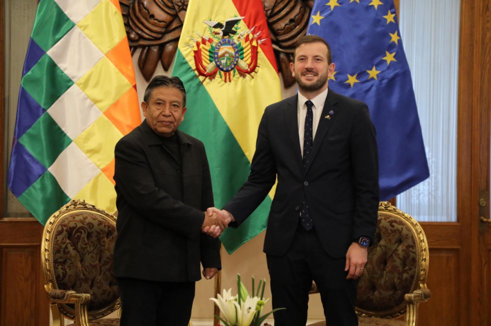 Bolivia y la UE acuerdan proteger la Madre Tierra