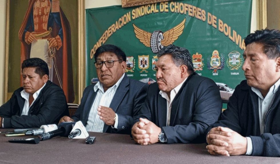 Mezcla de gasolina: Choferes piden explicaciones