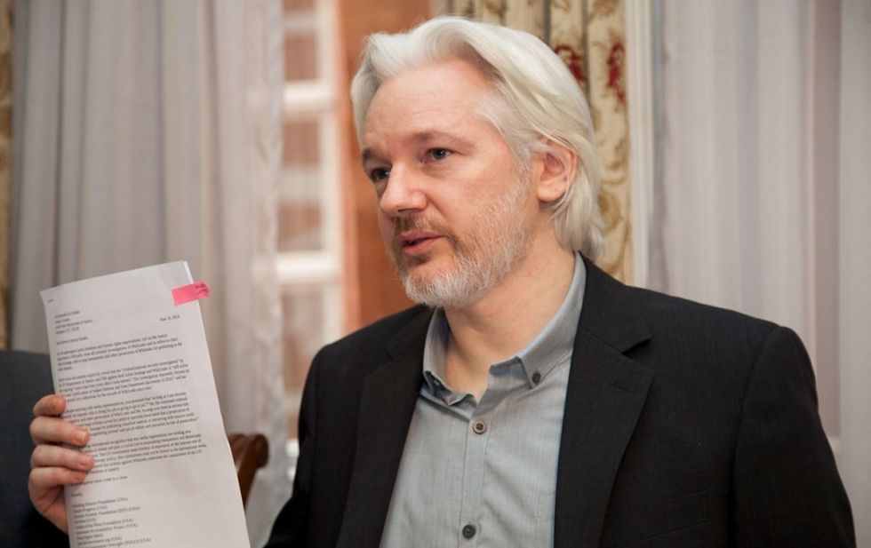 Abren posibilidad de un acuerdo Assange y EEUU