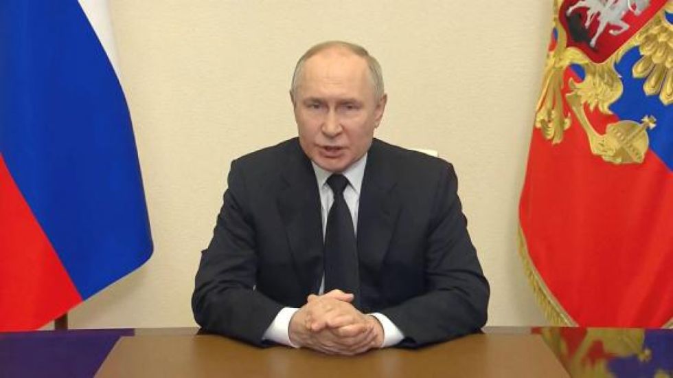 Putin ve una ruta ucraniana en ataque del ISIS con 133 muertos