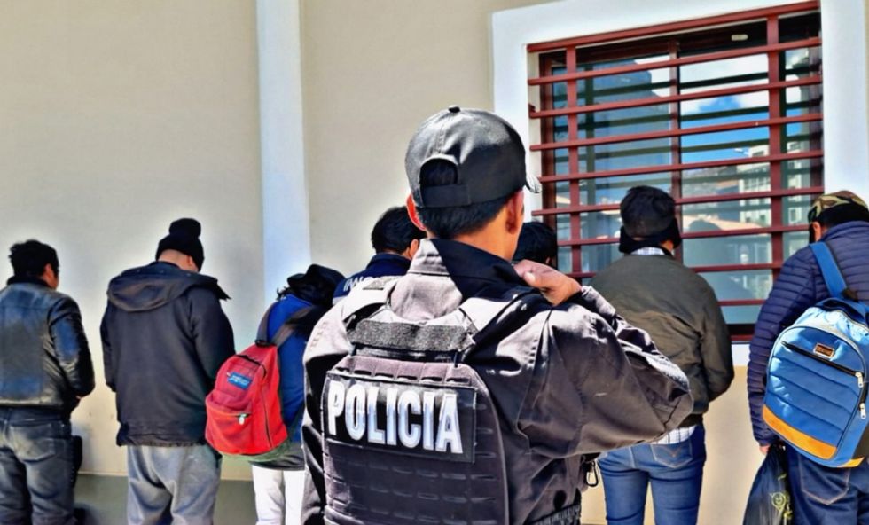 Al menos 40 extranjeros fueron puestos en frontera