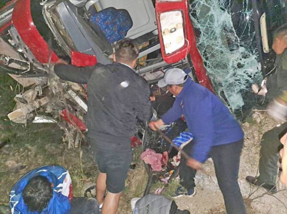 Trágico accidente deja cuatro muertos y 36 heridos en la ruta Potosí-Sucre