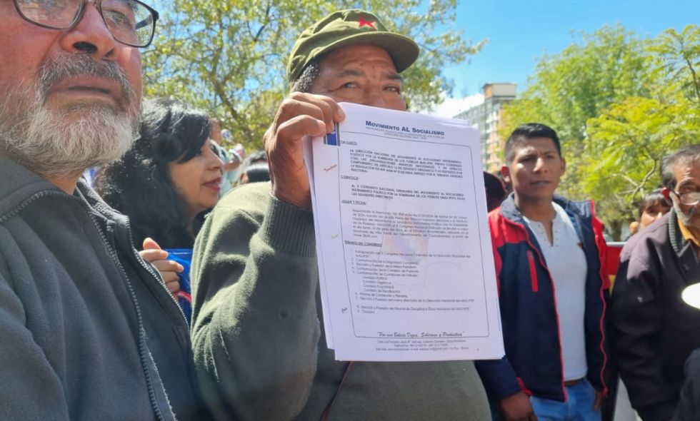 MAS ‘evista’ define fecha de Congreso en junio en el Chapare y presenta convocatoria al TSE