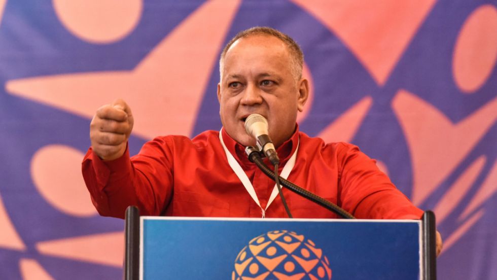 Cabello a Milei: Se disfraza de loco, pero es un fascista
