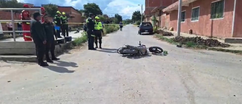 Muere motociclista tras colisionar con un vehículo en Tarija (Video)