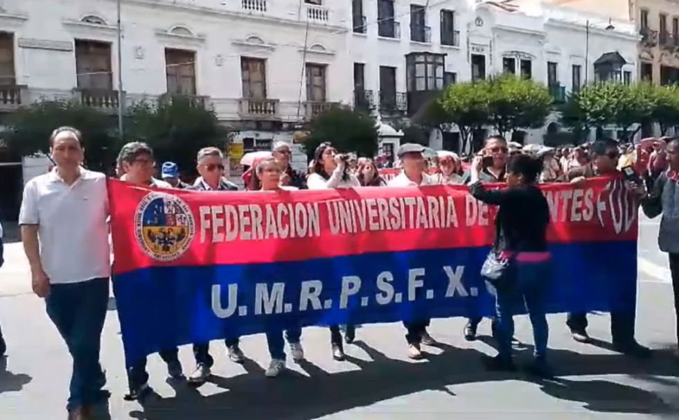 Cerca de 14 mil administrativos universitarios en riesgo por propuesta de jubilación obligatoria
