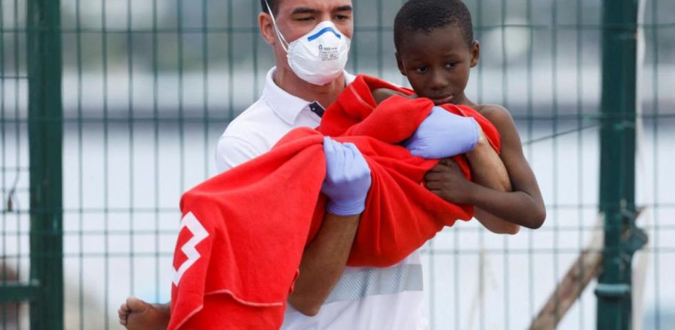 El pacto migratorio europeo da alas a la extrema derecha, según las oenegés