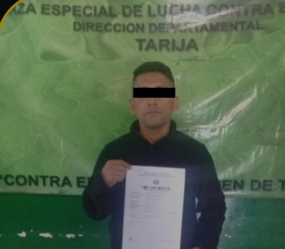 Fue a una boda y lo lesionaron con una jarra