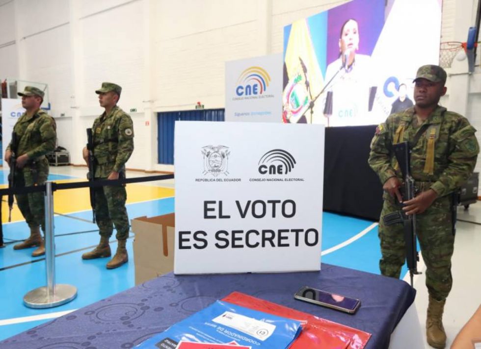 Consulta popular: En Ecuador movilizarán 39 mil militares