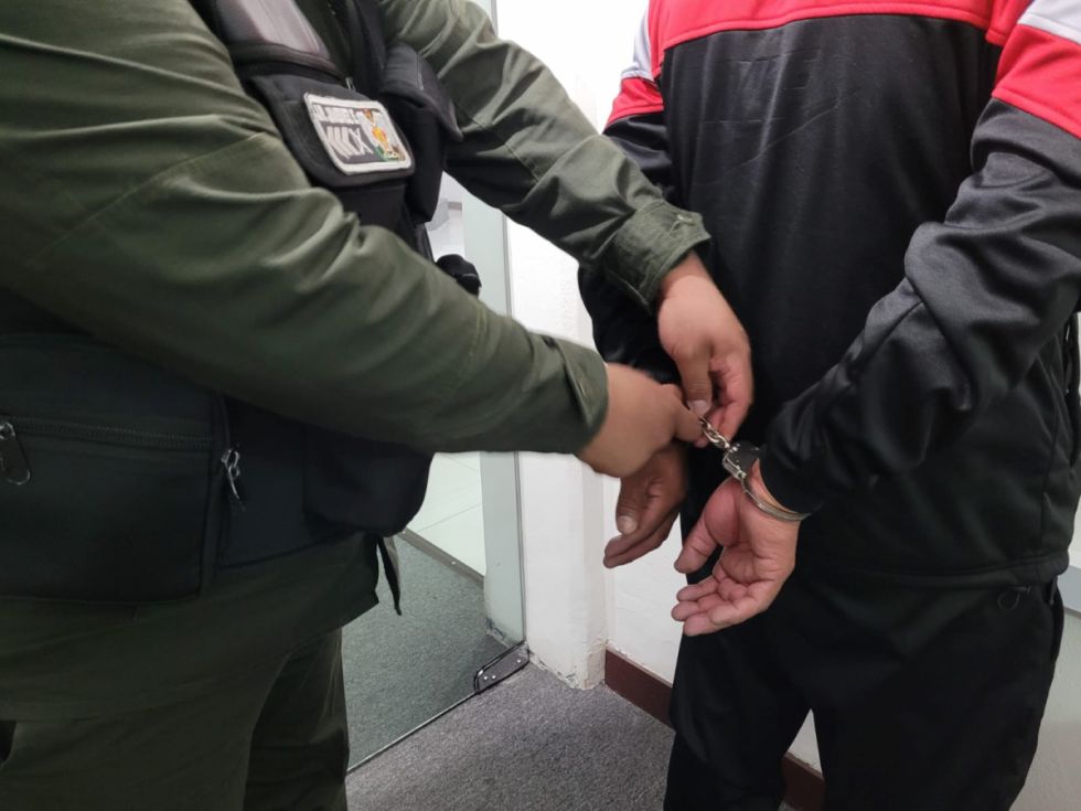 Dan detención preventiva a militar por abuso a una menor