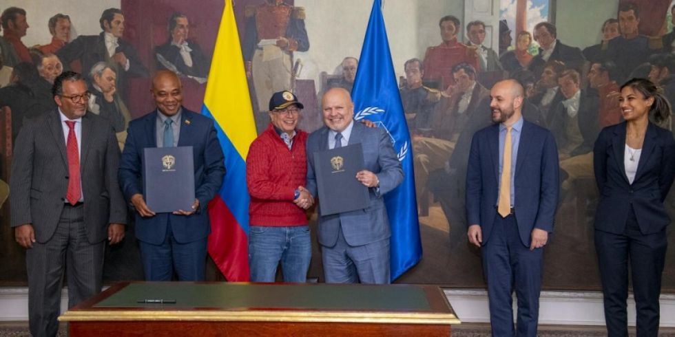 Petro recibió al fiscal de la Corte Penal Internacional