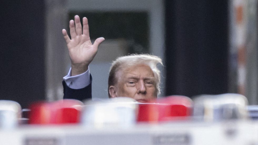 Trump reta a Biden a un debate