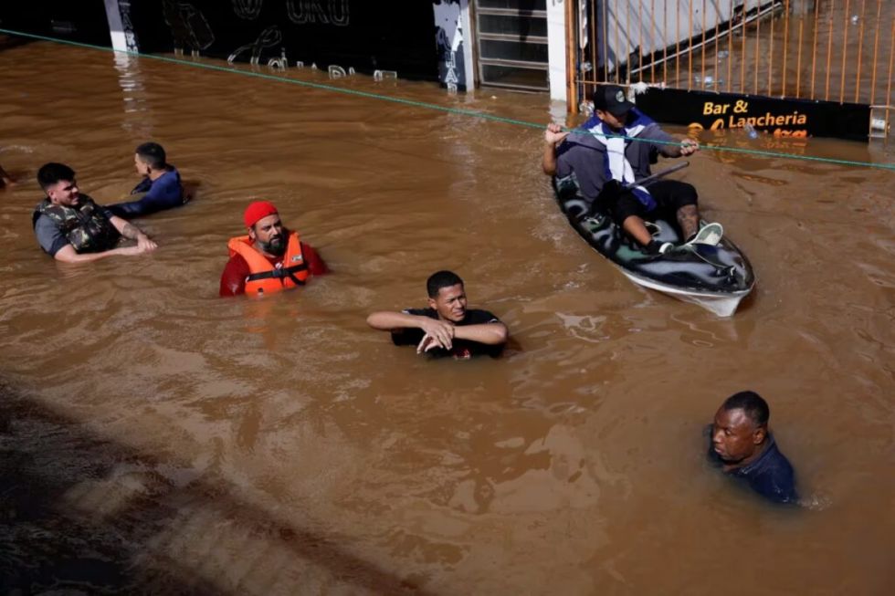Brasil: Suman 76 los muertos por inundaciones 