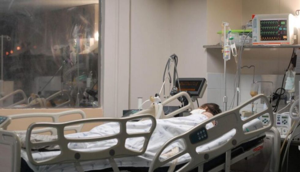 Dos niños están en Terapia Intensiva con influenza y neumonía en La Paz