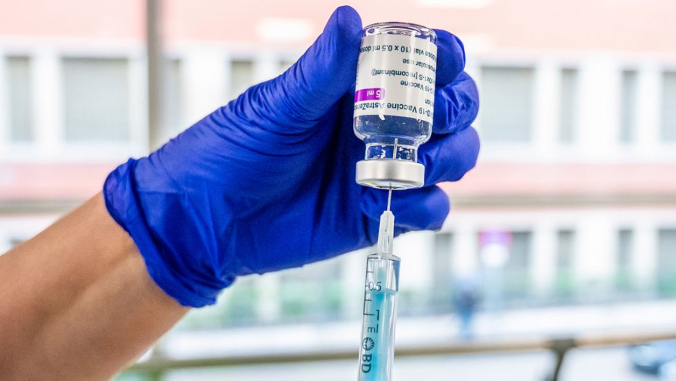 AstraZeneca retira de la venta su vacuna antiCovid
