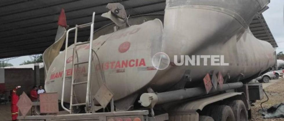 Santa Cruz: Reportan un muerto tras la explosión de una cisterna en la doble vía a La Guardia