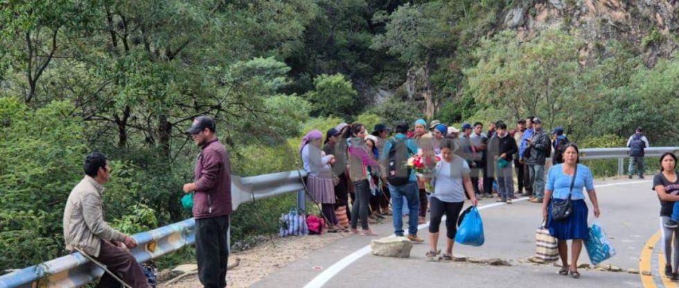 Bloqueadores acuerdan acatar cuartos intermedios constantes en los valles cruceños para no perjudicar a productores