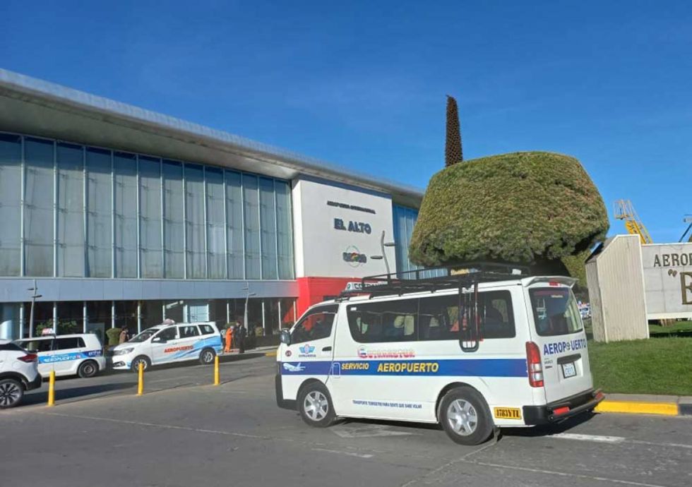 Descartan posible traslado del Aeropuerto de El Alto