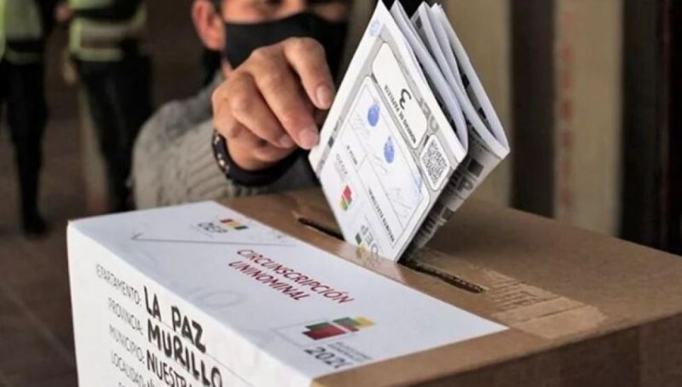 Reyes Villa descarta candidatura única opositora; Doria Medina discrepa
