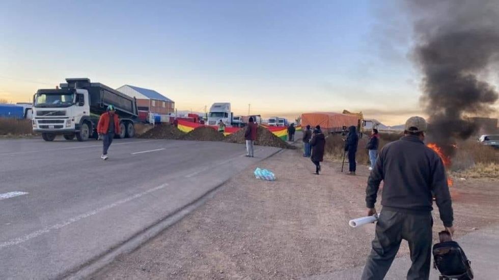“Llegamos al límite, la situación es insostenible”: Transporte pesado reclama por la falta de dólares y de combustible
