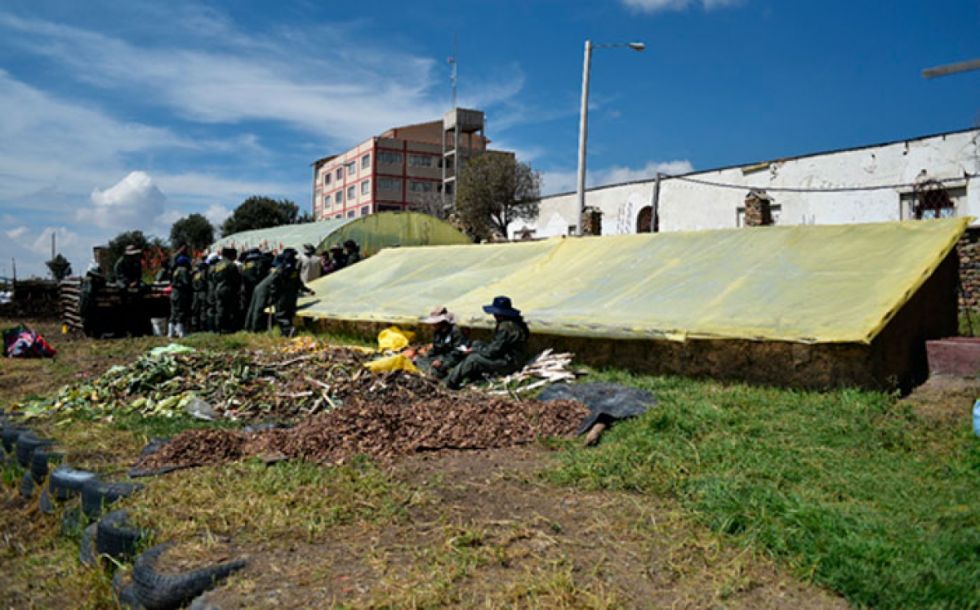 Alumnos de la UPEA transforman la basura en gas domiciliario