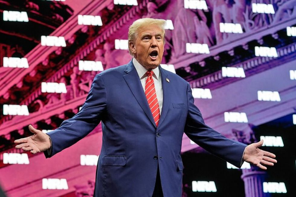 Trump recibe apoyo de la Asociación Nacional del Rifle