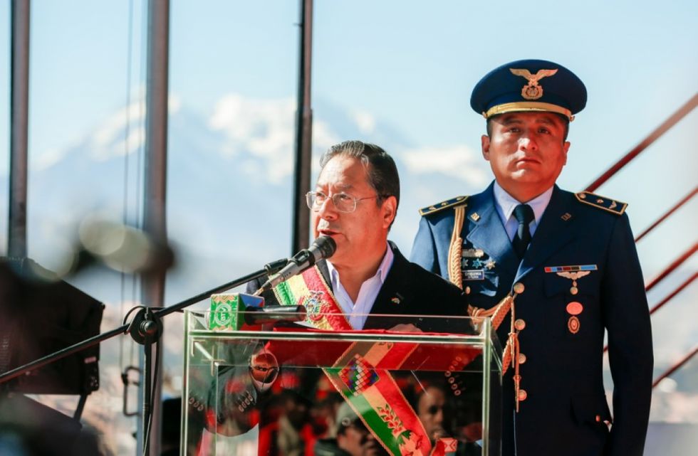 El presidente Luis Arce alerta sobre un "golpe blando"