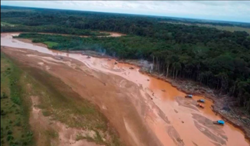 La Paz: Comunarios denuncian devastación en el Río Tequeje