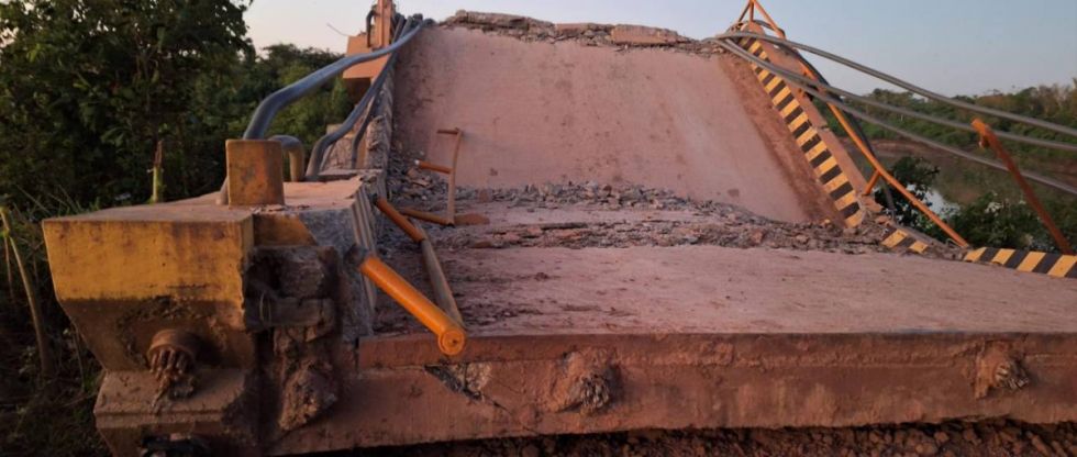 Santa Ana del Yacuma queda aislada tras el desplome del puente Rapulo, la única vía terrestre de entrada y salida